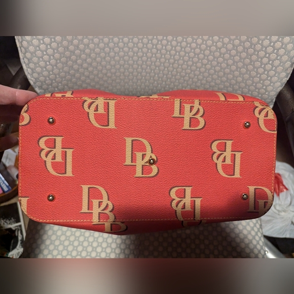 Dooney and Bourke Handbag - Picture 5 of 9
